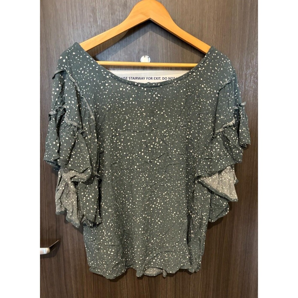 Maurices Blouse Women's 2XL Polka Dot 100% Rayon Flutter Sleeve Tie Back green